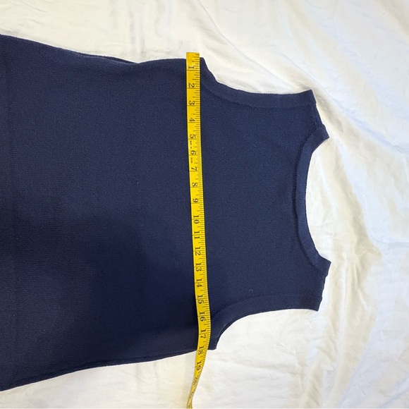 St John Sport by Marie Gray
Navy wool blend knit vest 
Vintage EUC medium - Picture 6 of 6